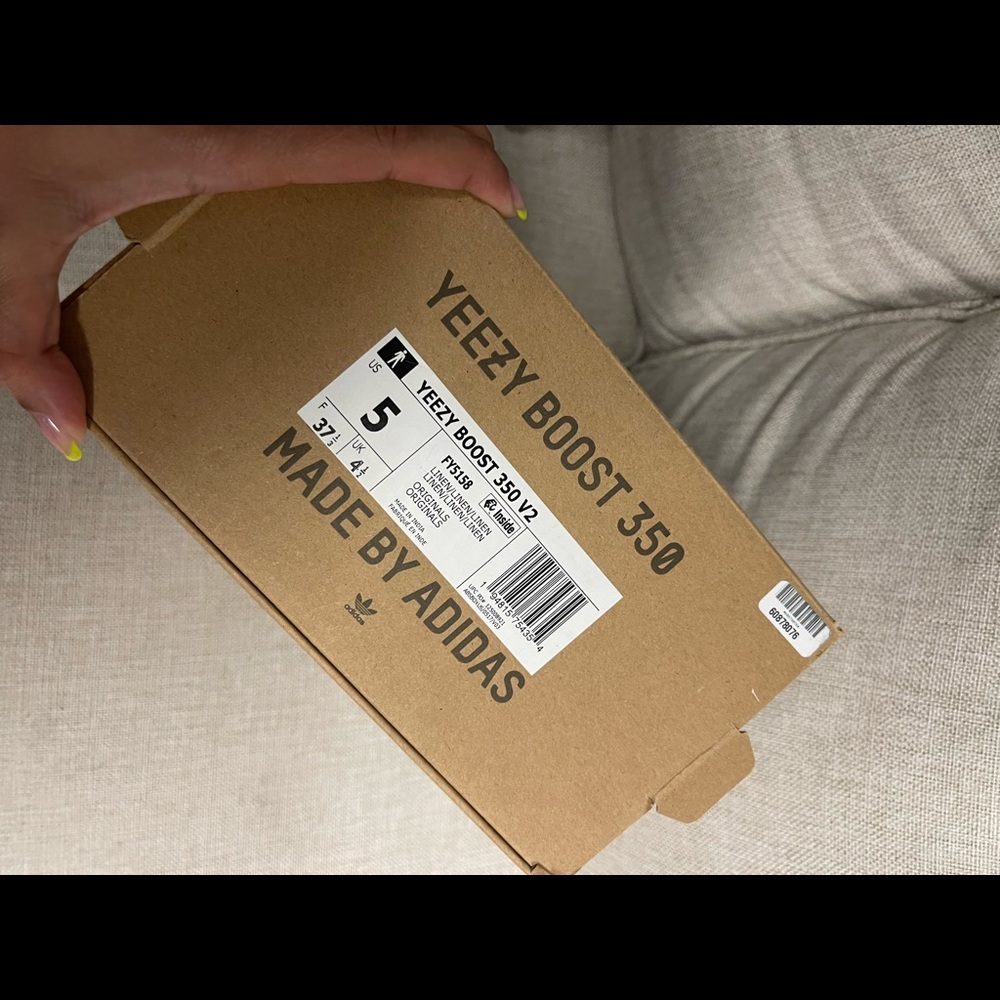 Yeezy Linens - Picture 2 of 4